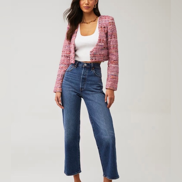 FOR LOVE & LEMONS
Celine Cropped Blazer - Picture 4 of 10